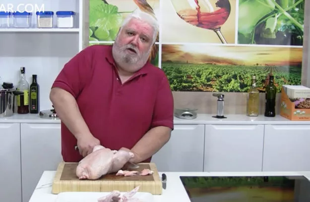 Javier Romero te enseña a despiezar un pollo