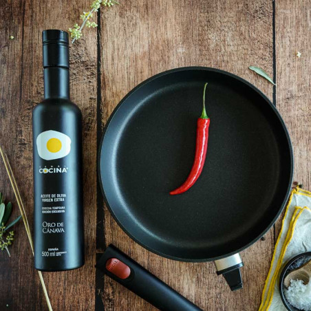 Pack básicos de Canal Cocina: sartén, aceite y delantal