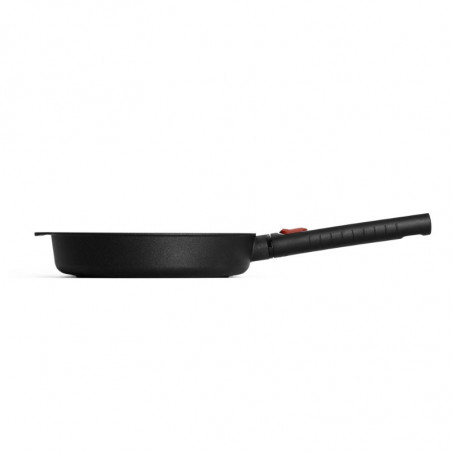 Zijaanzicht van de Woll Eco Logic QXR koekenpan met 24 diameter Zijaanzicht van de Woll Eco Logic QXR koekenpan met 24 diameter
