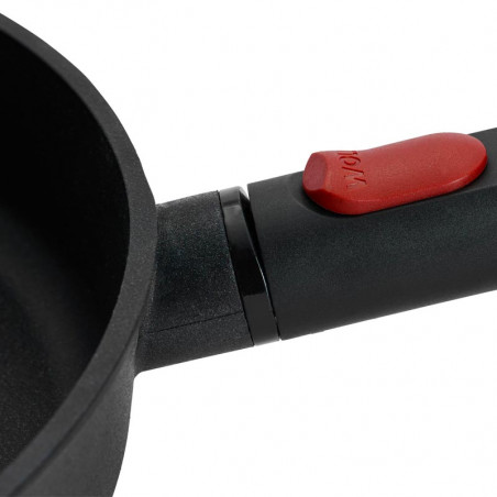 Détail du manche et du corps de la poêle à frire Woll Eco Logic QXR.