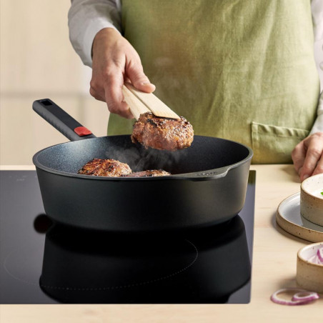 Zo kun je koken met de Woll Eco Logic QXR diepe koekenpan. Zo kun je koken met de Woll Eco Logic QXR diepe koekenpan.