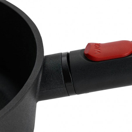 Detail van het handvat van de Woll Eco Logic QXR koekenpan. Detail van het handvat van de Woll Eco Logic QXR koekenpan.