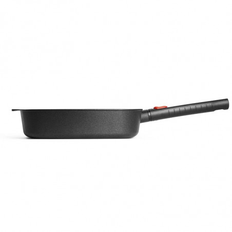 Seitenansicht der Woll Eco Logic QXR Griddle-Pfanne. Seitenansicht der Woll Eco Logic QXR Griddle-Pfanne.