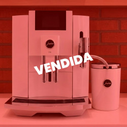 Cafetera Jura E8 blanca + Cool control blanco 0,6 l.