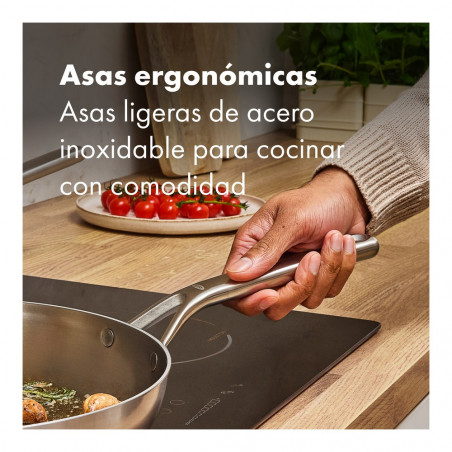 Mango ergonómico de acero inoxidable de la sartén OXO Mira 20 cm sobre placa de inducción