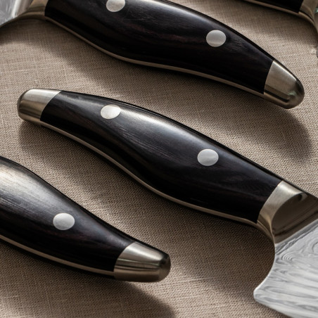 Mangos de pakkawood negro liso con remaches de la serie KAI Shun Nagare Black