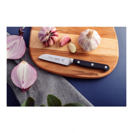 Gemüsemesser Tramontina Century 8 cm auf einem Holzbrett mit roter Zwiebel und Knoblauch