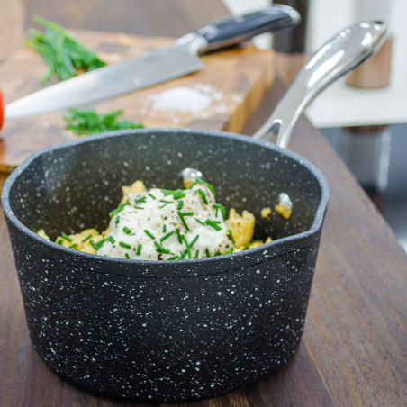 Casserole antiadhésive NeverStick2 Eaziglide avec couvercle