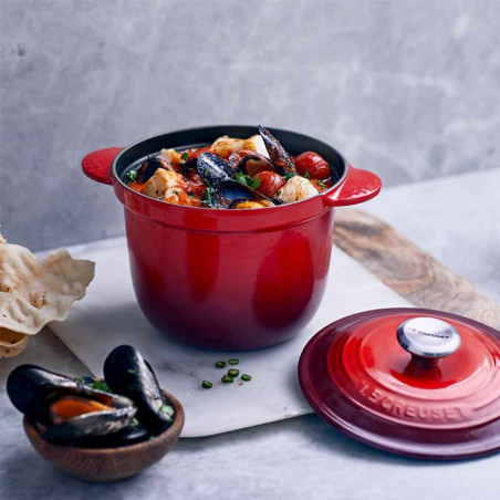 Kirschrote Cocotte Every von Le Creuset