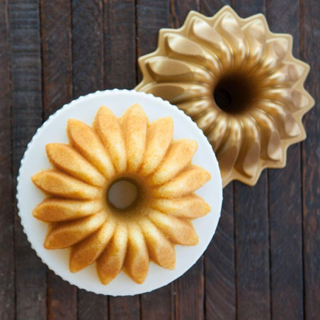 Stampo per teglia Lotus di Nordic Ware