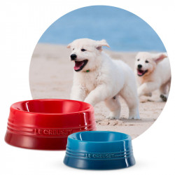 Bol para mascotas Le Creuset en colores cereza y azure