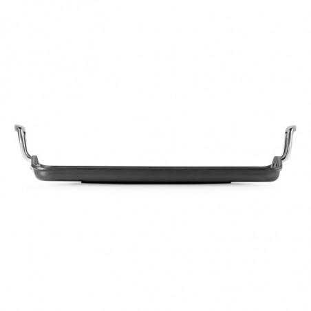 Parrilla rectangular lisa antiadherente con asas Le Creuset vista lateral