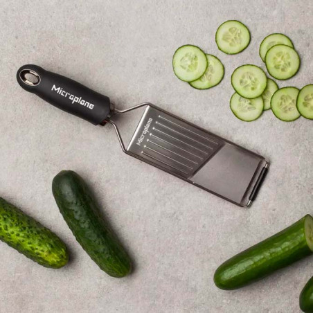 Stalen mandoline met Microplane Gourmet-beschermer