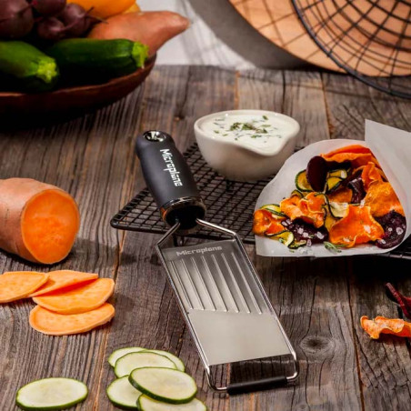 Stalen mandoline met Microplane Gourmet-beschermer