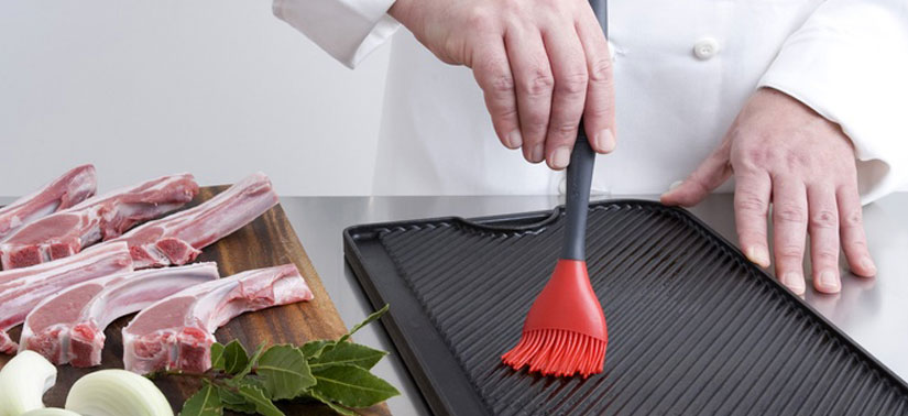 untando-aceite-sarten-plancha