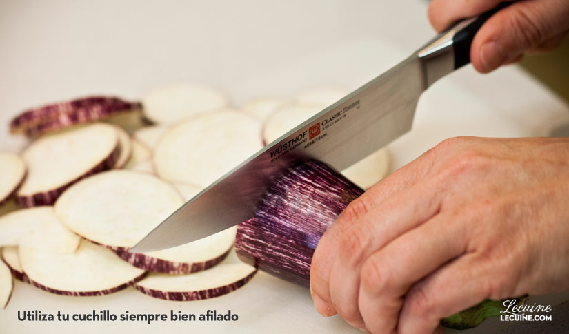 Utiliza cuchillos de cocina bien afilados