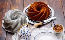 Receta paso a paso para hornear un bundt cake de dulce de leche