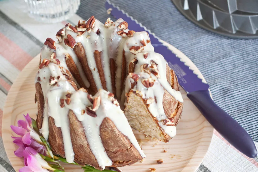 Nada mejor que un cuchillo de pan para cortar un Bundt Cake