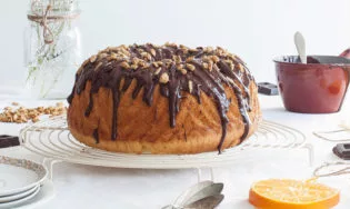 Bundt cake de chocolate y pipas