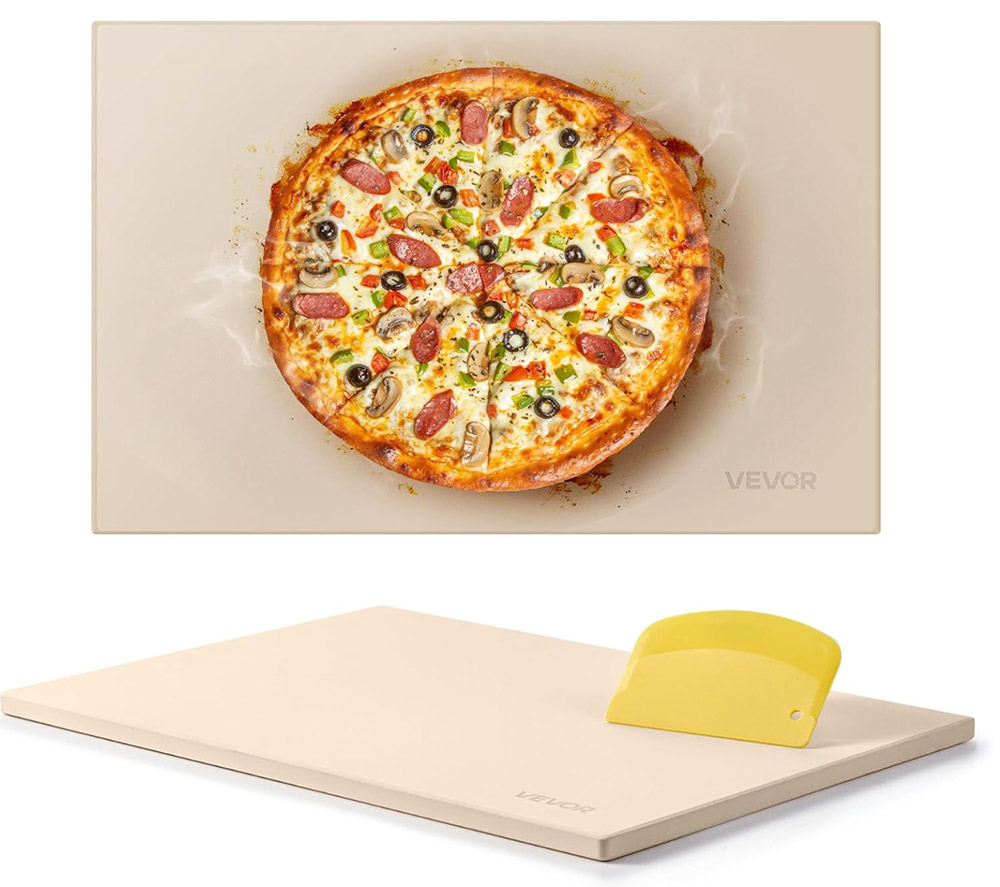 Piedra para horno VEVOR de cordierita rectangular, de color beige, con una pizza encima y un raspador amarillo