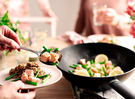 Woks para entusiastas que disfrutan cocinando y probando